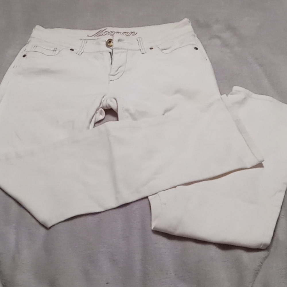 Della's Morgan Women's Jeans Size 9/10 in white